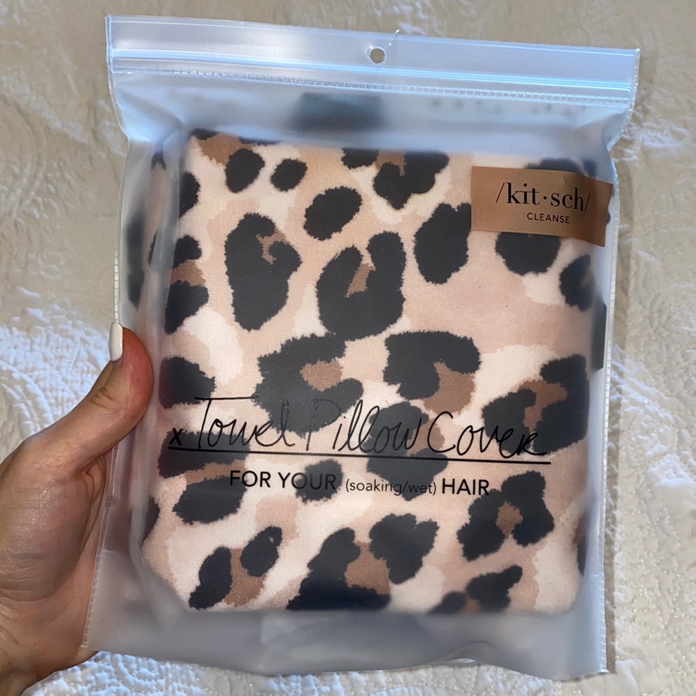 Kitsch towel pillow cover